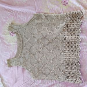 GOLDISH SLEEVELESS TOP
